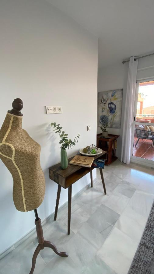 Ikram Front Beach Bermuda Beach Apartment Estepona