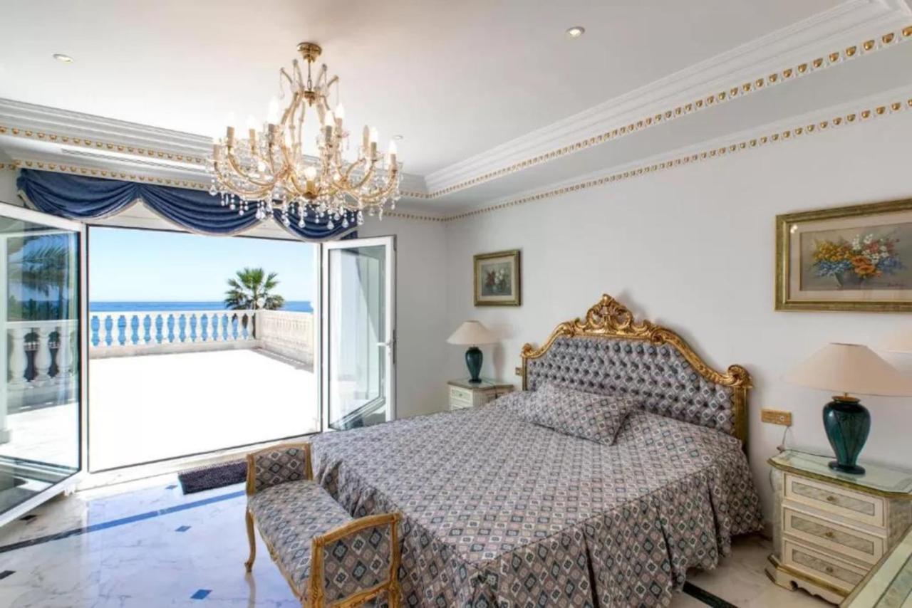Villa The Palace Marbella - Lavish Beachfront *