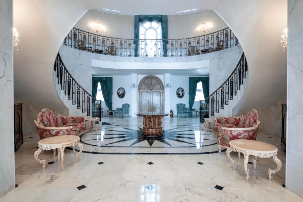 The Palace Marbella - Lavish Beachfront Villa *