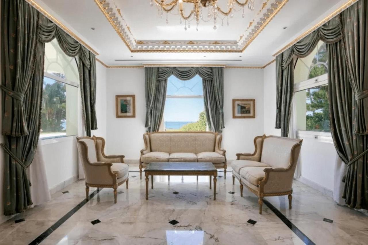 The Palace Marbella - Lavish Beachfront Villa Estepona