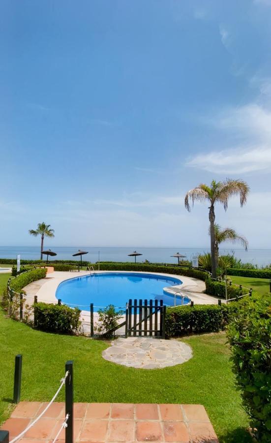 Apartment Ikram Front Beach Bermuda Beach Estepona