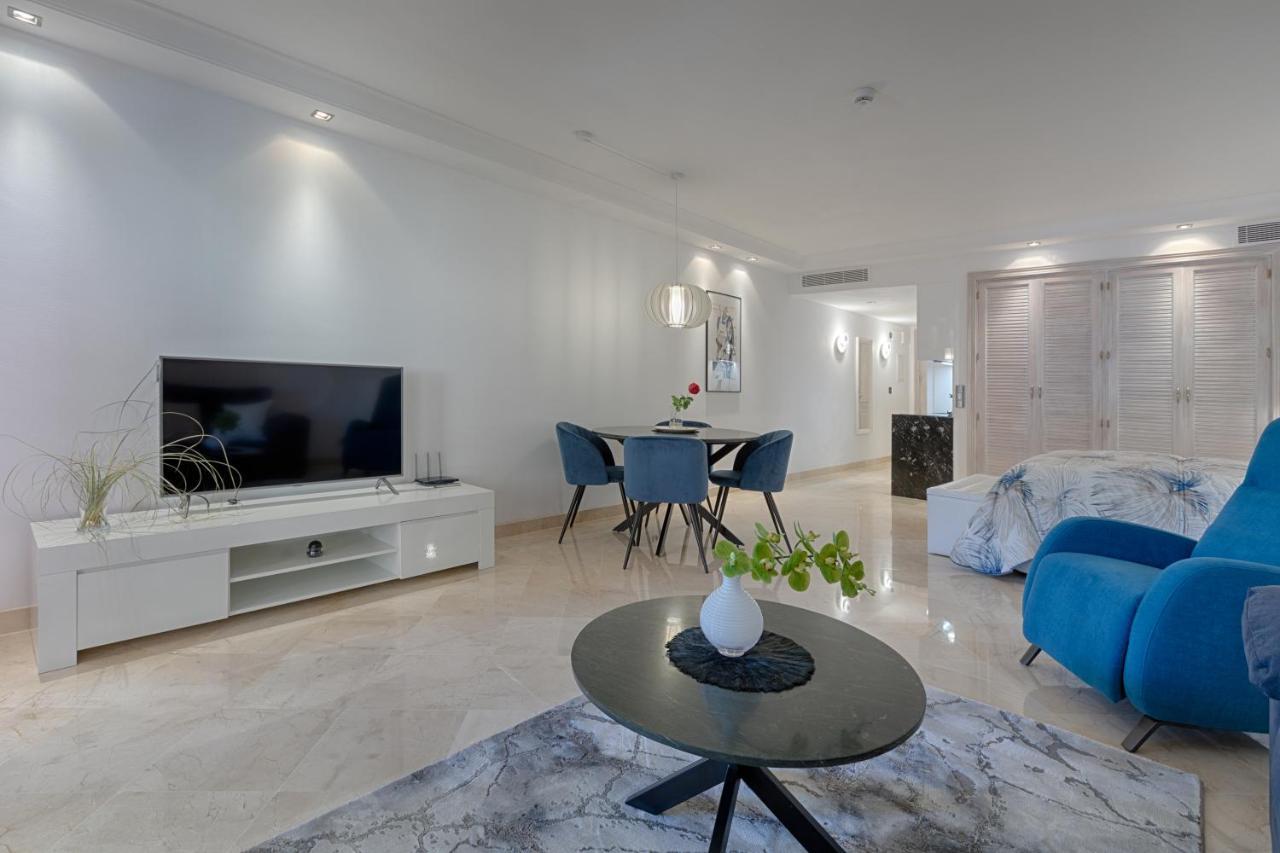 Studio Private Wing Estepona Estepona