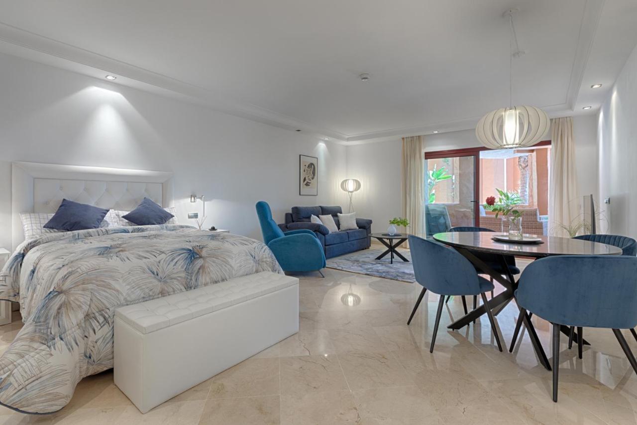 Studio Private Wing Estepona 5*
