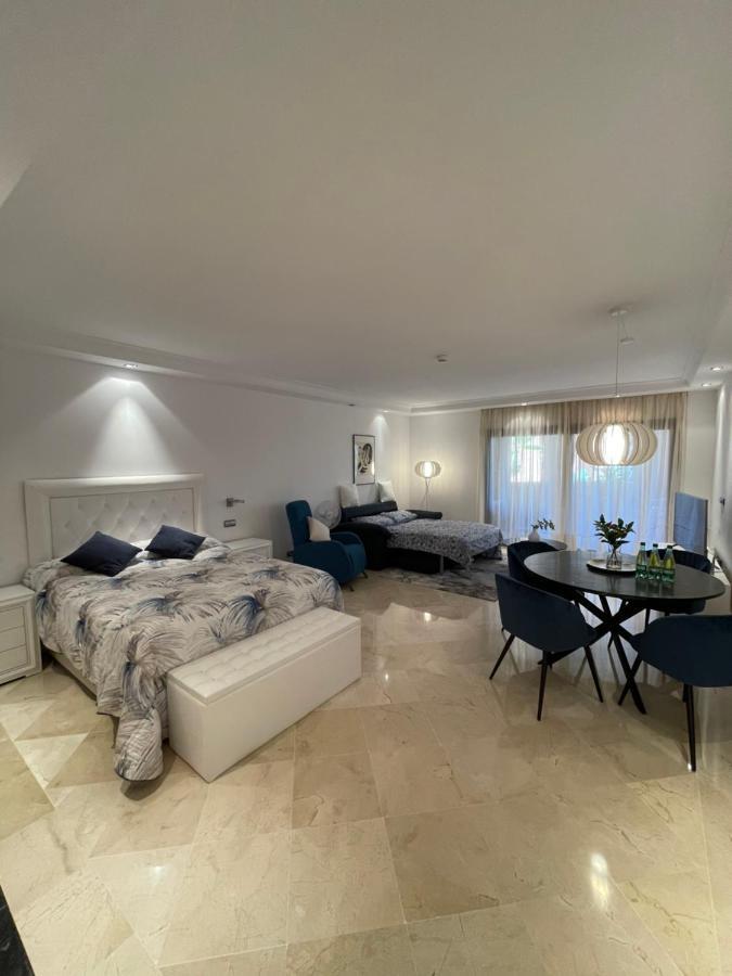 Hotel Studio Private Wing Estepona 5*