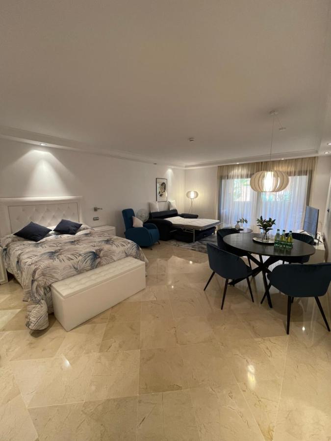 Studio Private Wing Estepona