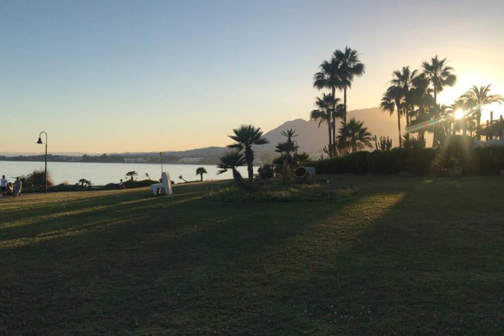 Apartamento En Urbanizacion Parque Antena, Estepona, Totalmente Renovado * Estepona
