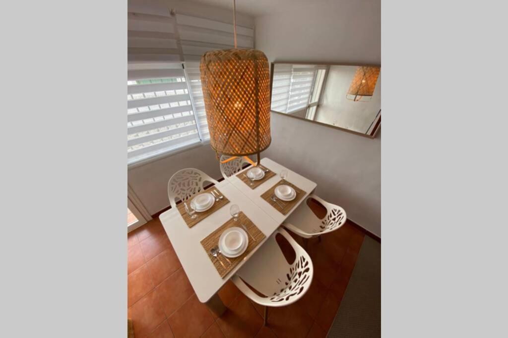 Apartamento En Urbanizacion Parque Antena, Estepona, Totalmente Renovado Estepona