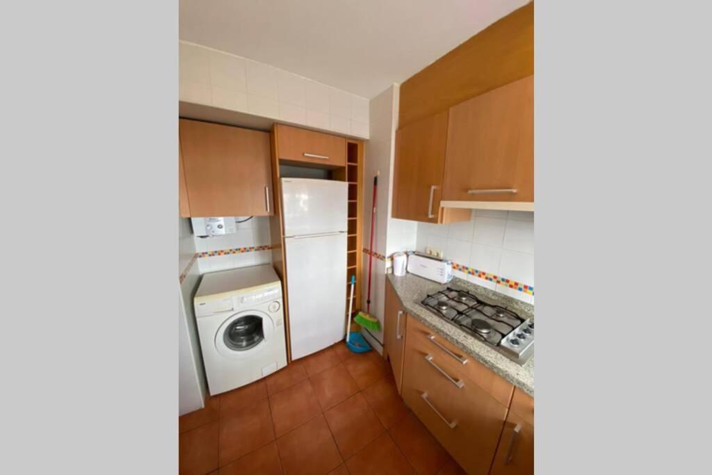 Apartamento En Urbanizacion Parque Antena, Estepona, Totalmente Renovado Appartement