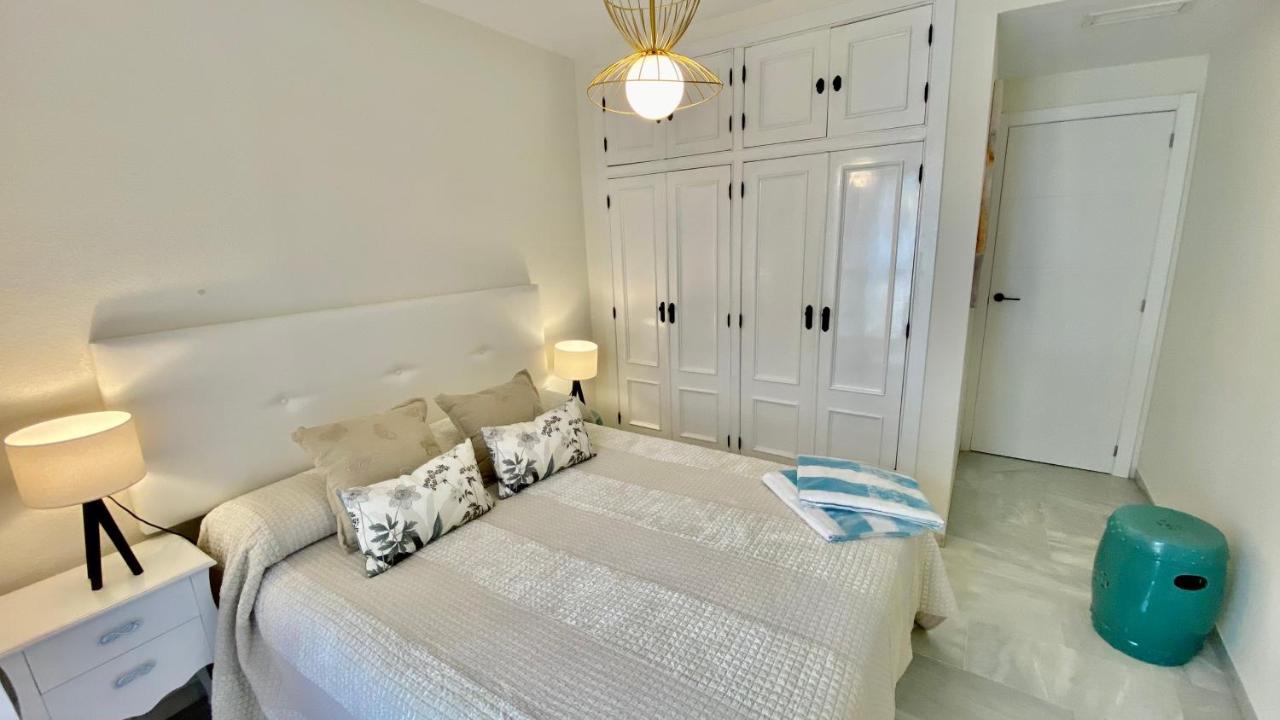 Ikram Front Beach Alboran, Casco Antiguo Apartment