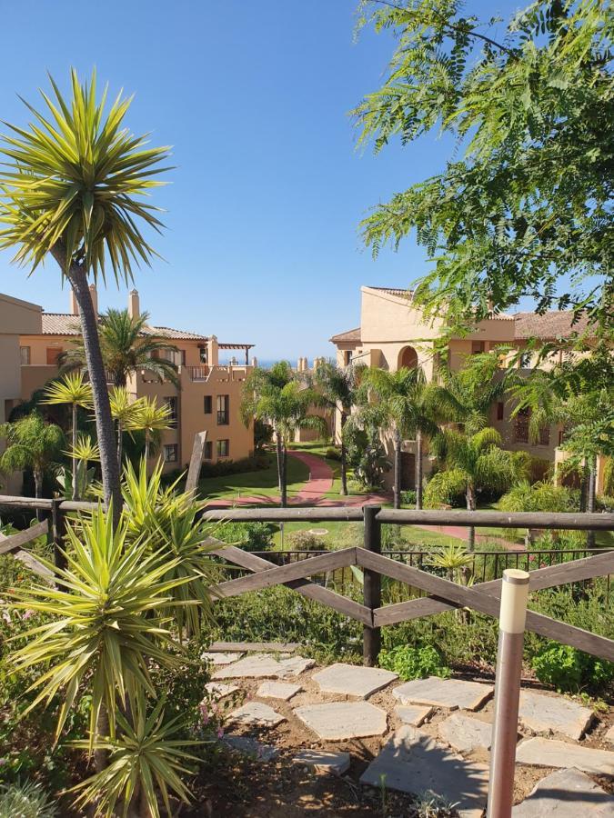 Luxury In Benahavis With Amazing Views *