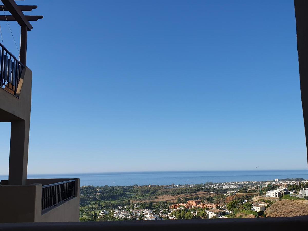 Luxury In Benahavis With Amazing Views *