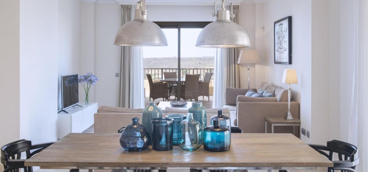 Luxury In Benahavis With Amazing Views
