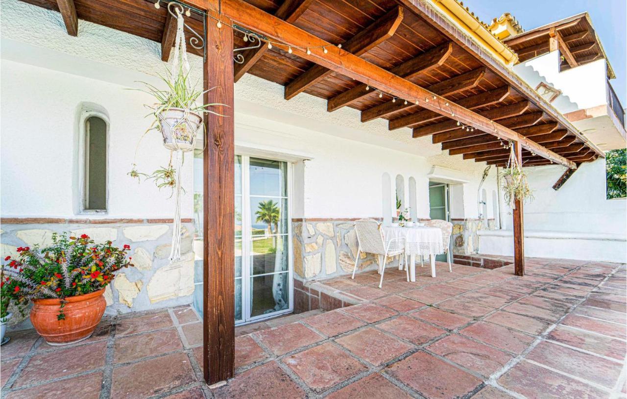 3 Bedroom Gorgeous In Casa de férias Estepona