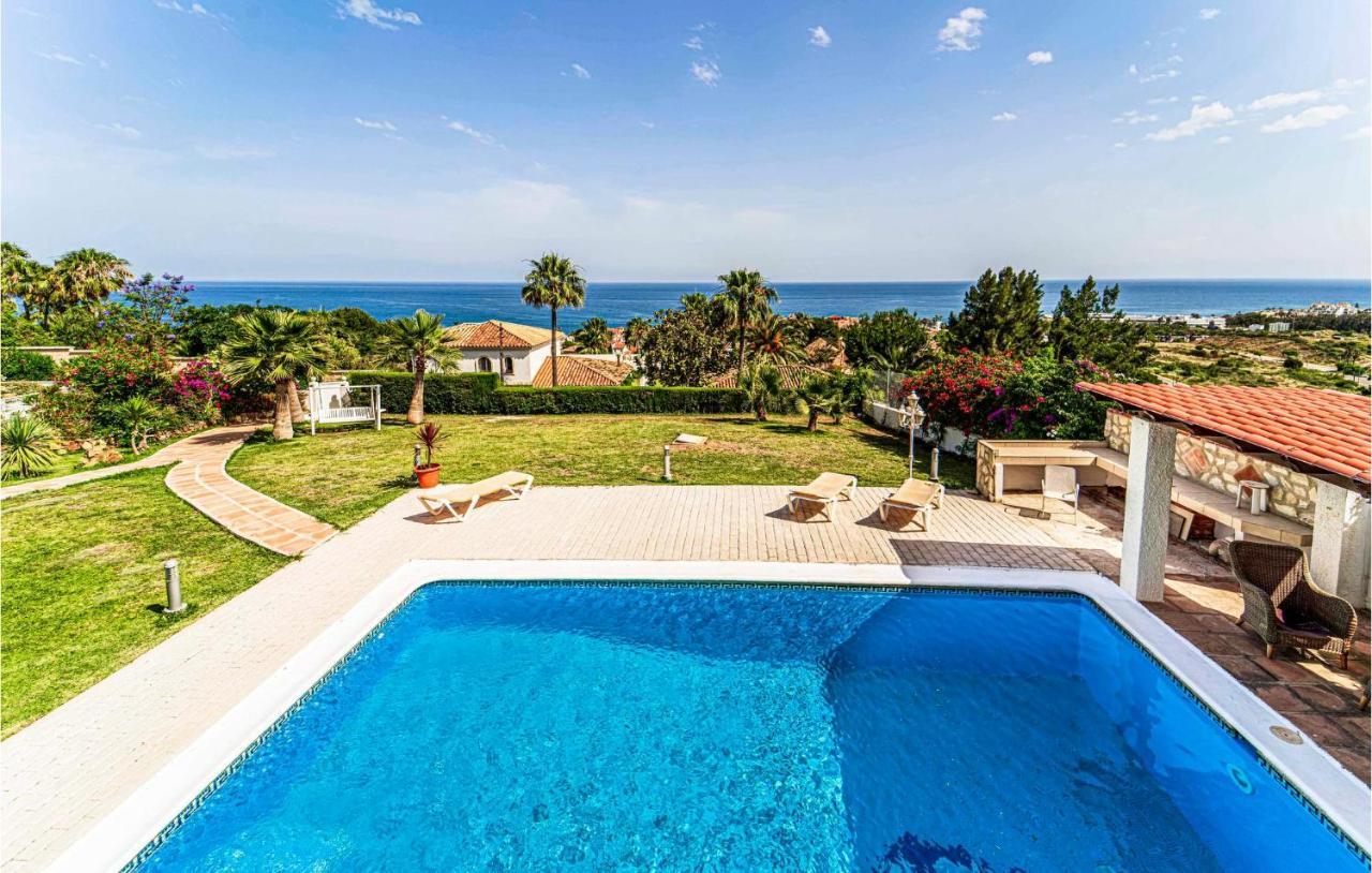 Casa de férias 3 Bedroom Gorgeous In Estepona
