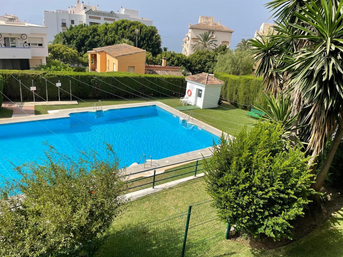 Tres Bel Avec Piscine Et Tennis Entre Amis Ou En Famille *