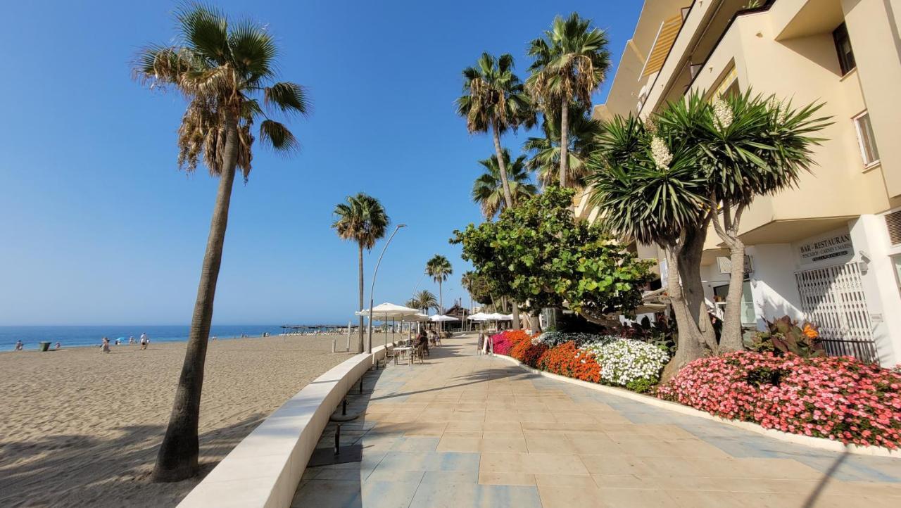 Free Parking, 40 Meters From The Beach, Wi-fi, Ac * Estepona