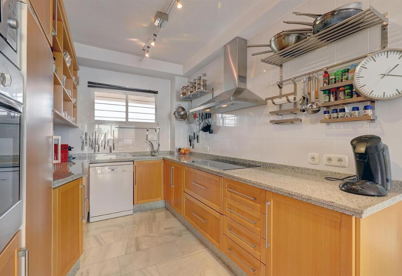 Apartment Boulevard 304 *