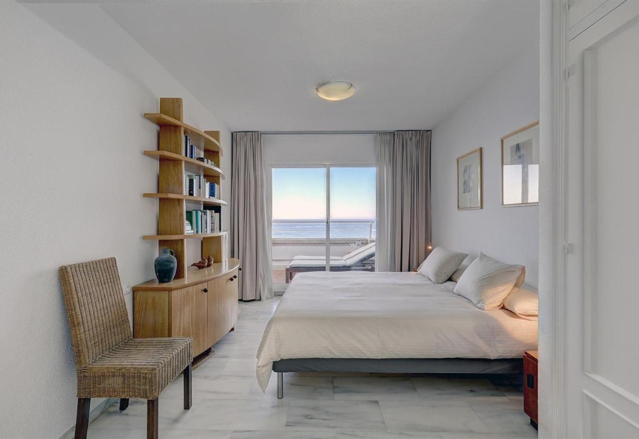 Boulevard 302 * Estepona