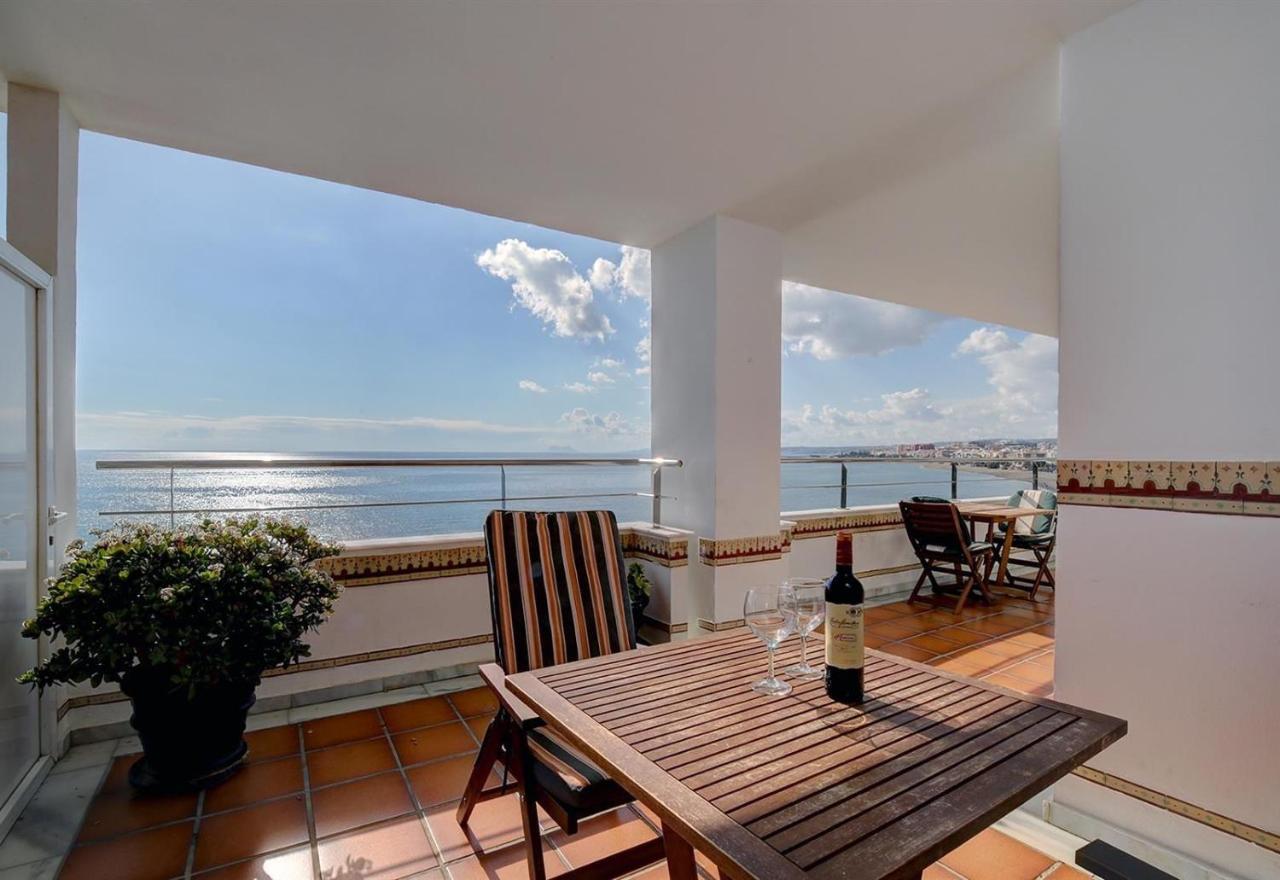 Apartment Boulevard 302 *