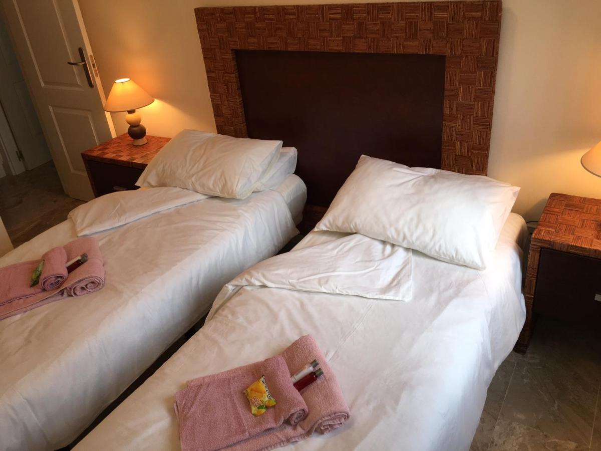 Luxury 2-bedrooms & Bathrooms Apartamento Estepona