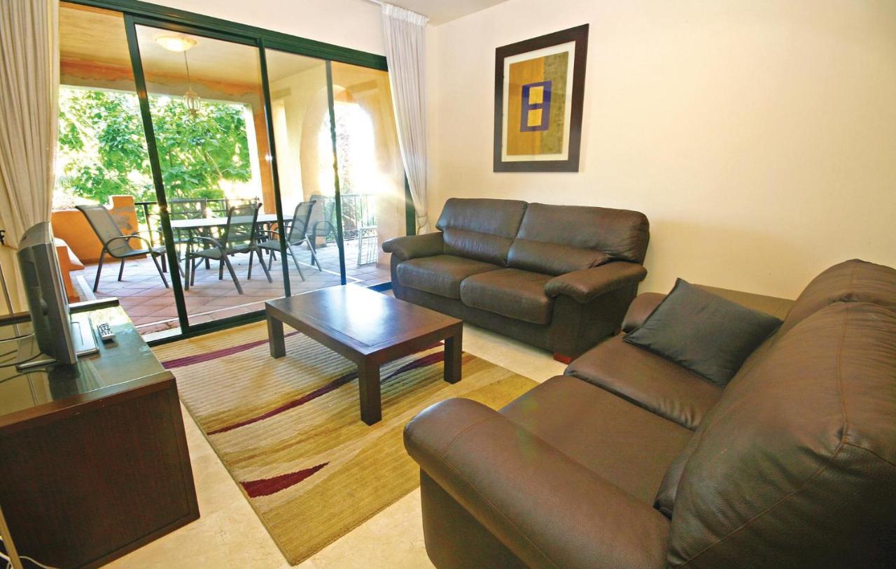 Beautiful Apartment In Estepona With 3 Bedrooms, Outdoor Swimming Pool And Swimming Pool *