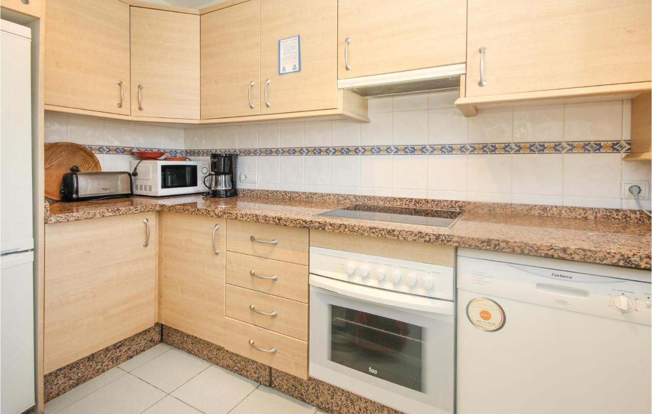 2 Bedroom Cozy Apartment In Estepona *