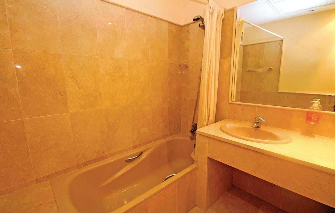 Apartment Beautiful Apartment In Estepona With 3 Bedrooms, Outdoor Swimming Pool And Swimming Pool Estepona