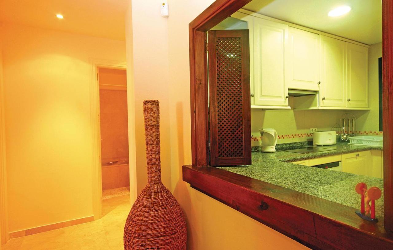 Apartment Beautiful Apartment In Estepona With 3 Bedrooms, Outdoor Swimming Pool And Swimming Pool