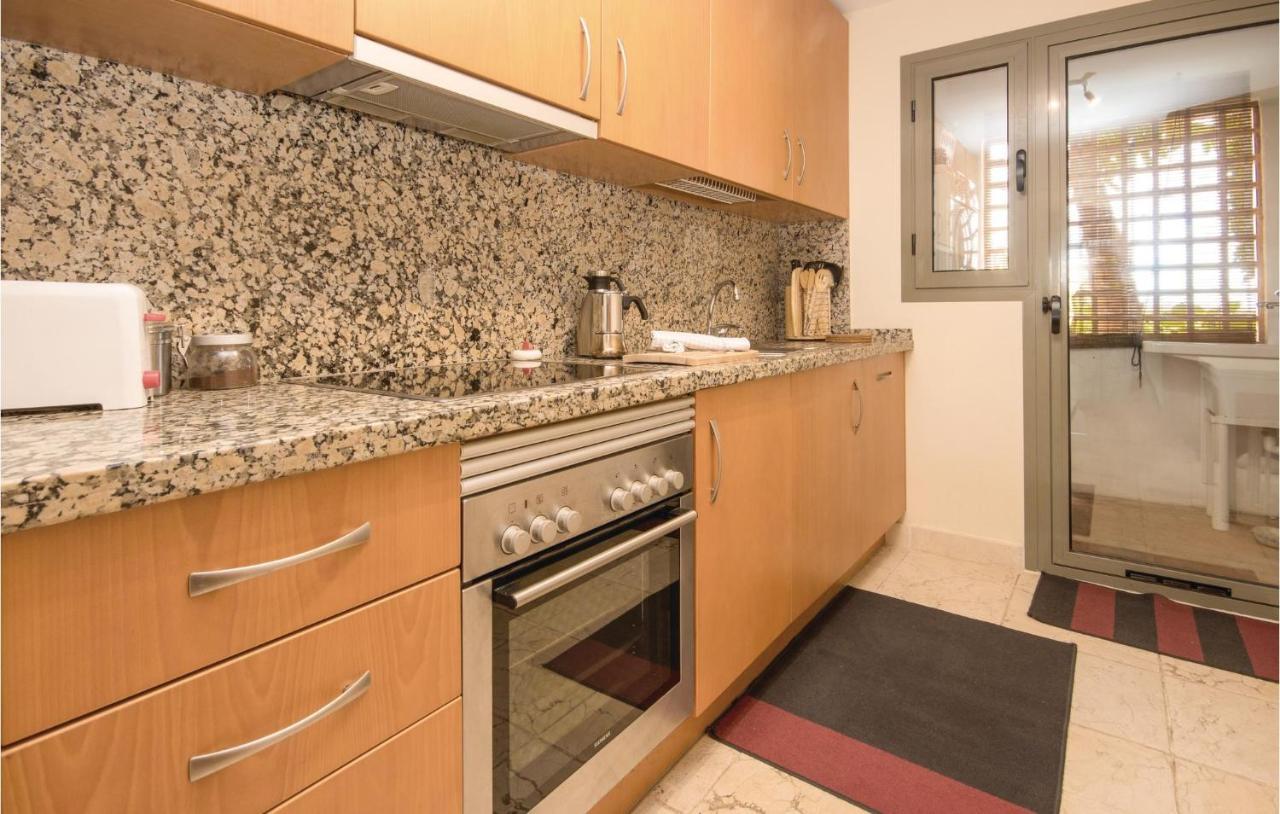 Nice Apartment In Benahavs With 2 Bedrooms, Wifi And Swimming Pool Estepona