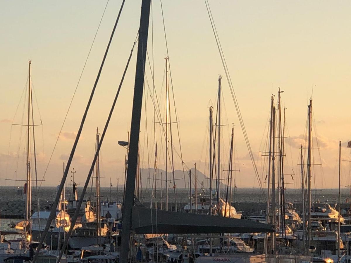 Marina *