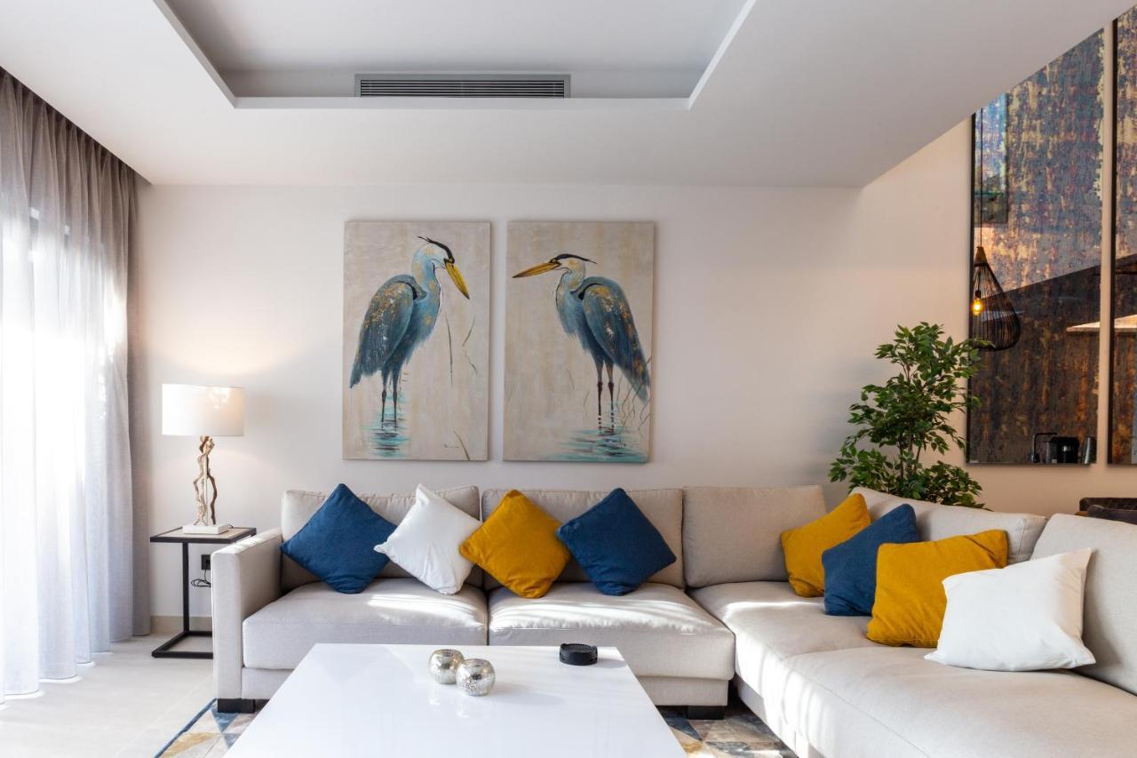 The Island, Estepona, Casa 6 Luxury Beachfront Holiday home Estepona