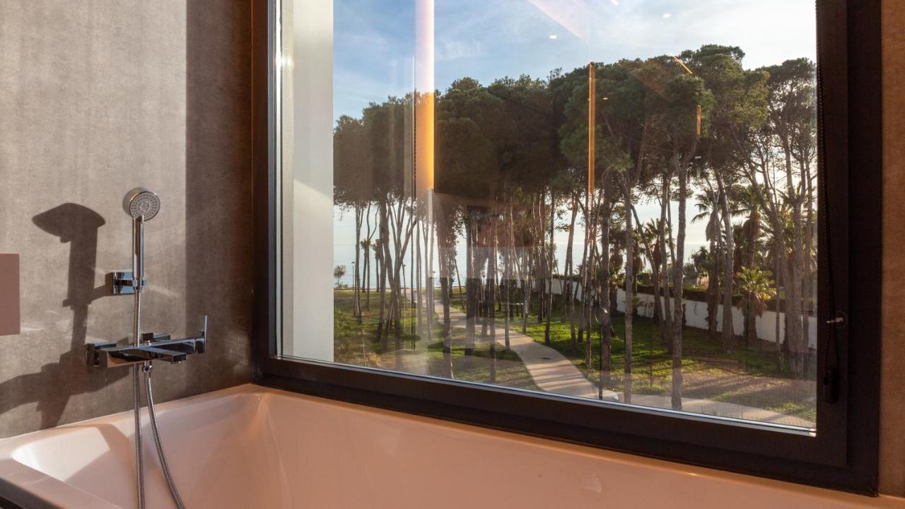 The Island, Estepona, Casa 6 Luxury Beachfront Holiday home *
