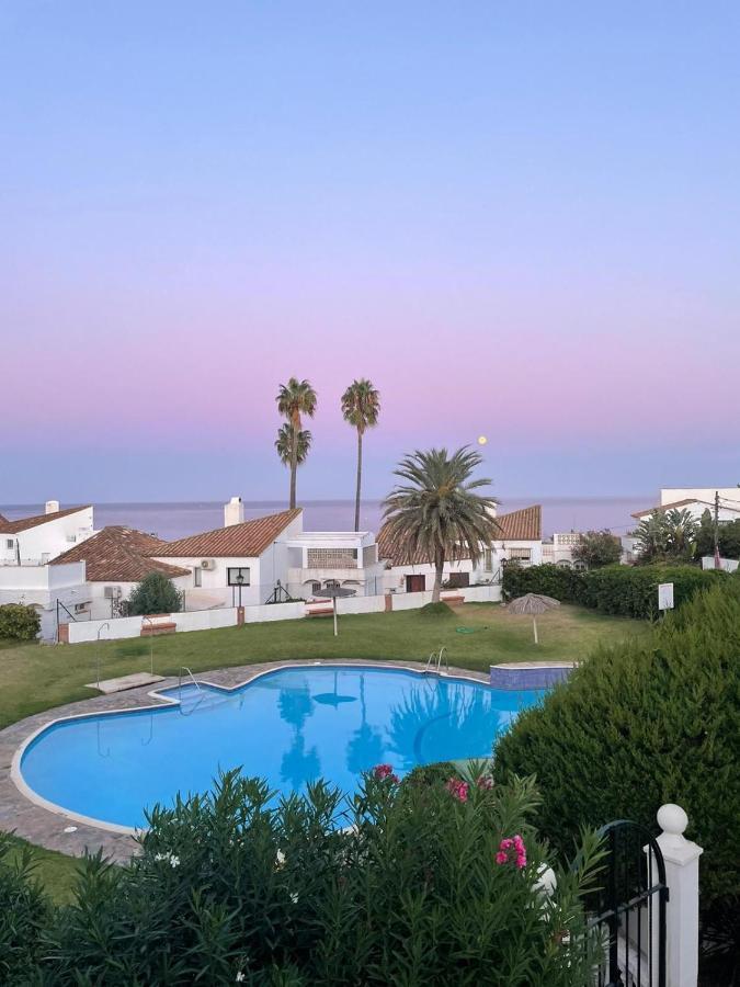 Estefania - Bahia Dorada * Estepona