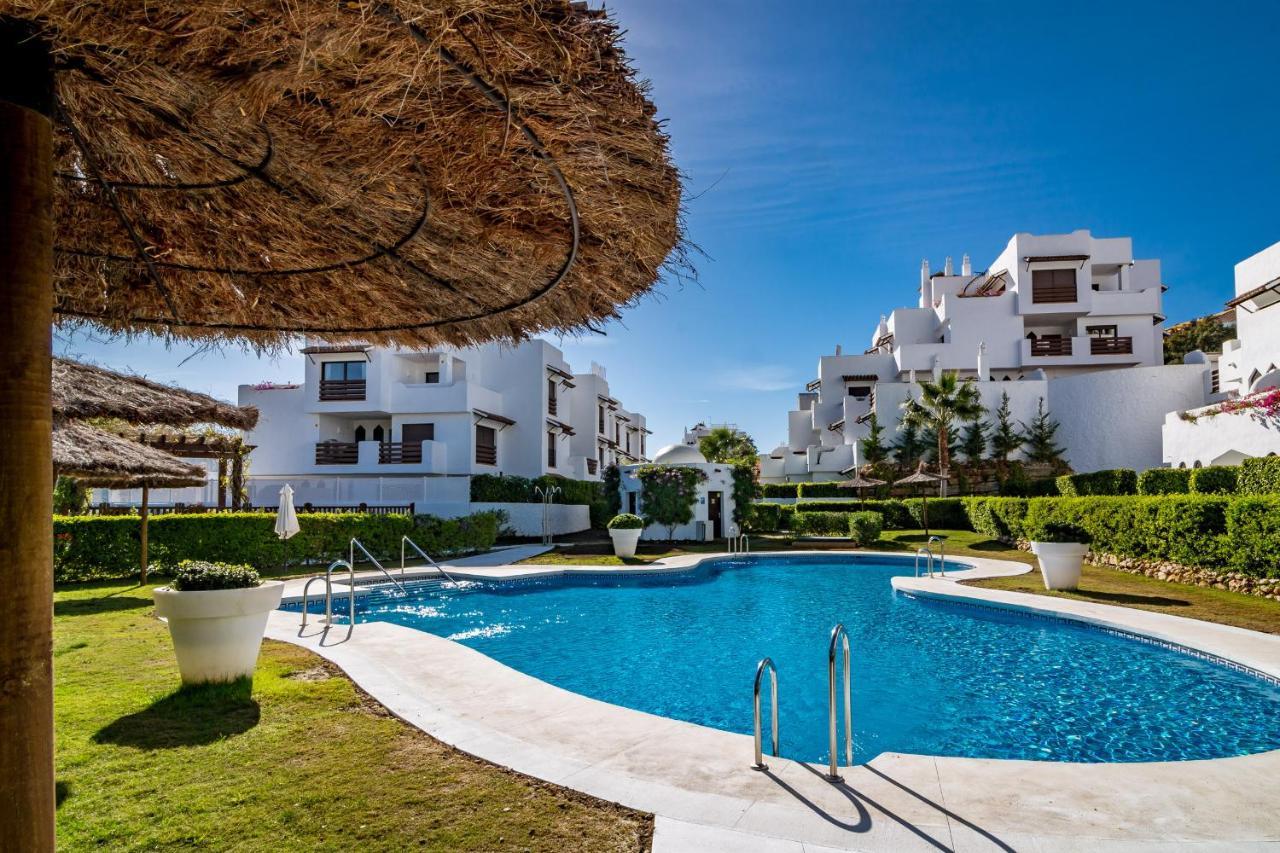 Gh-modern 2 Bed With Pool In Apartment