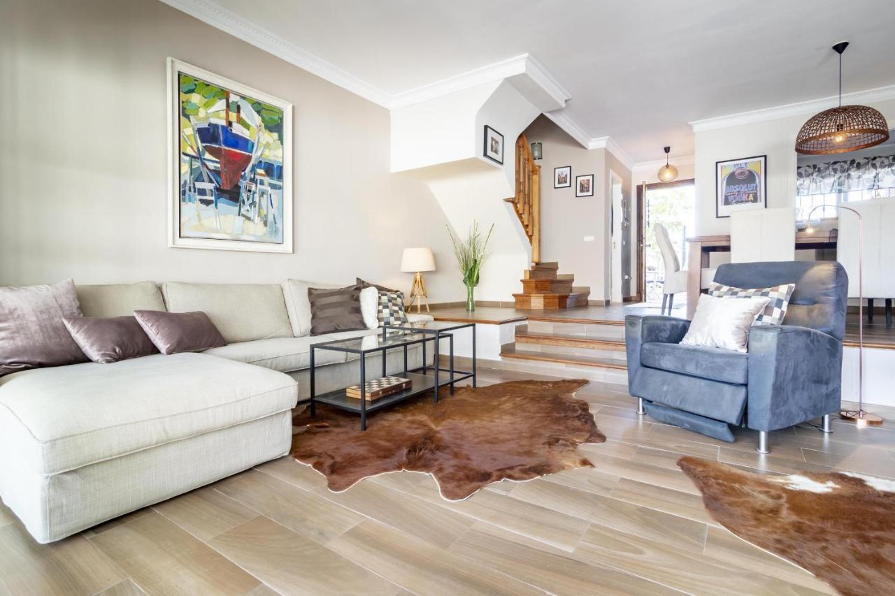 Mb-spacious Townhouse With Private Pool Estepona