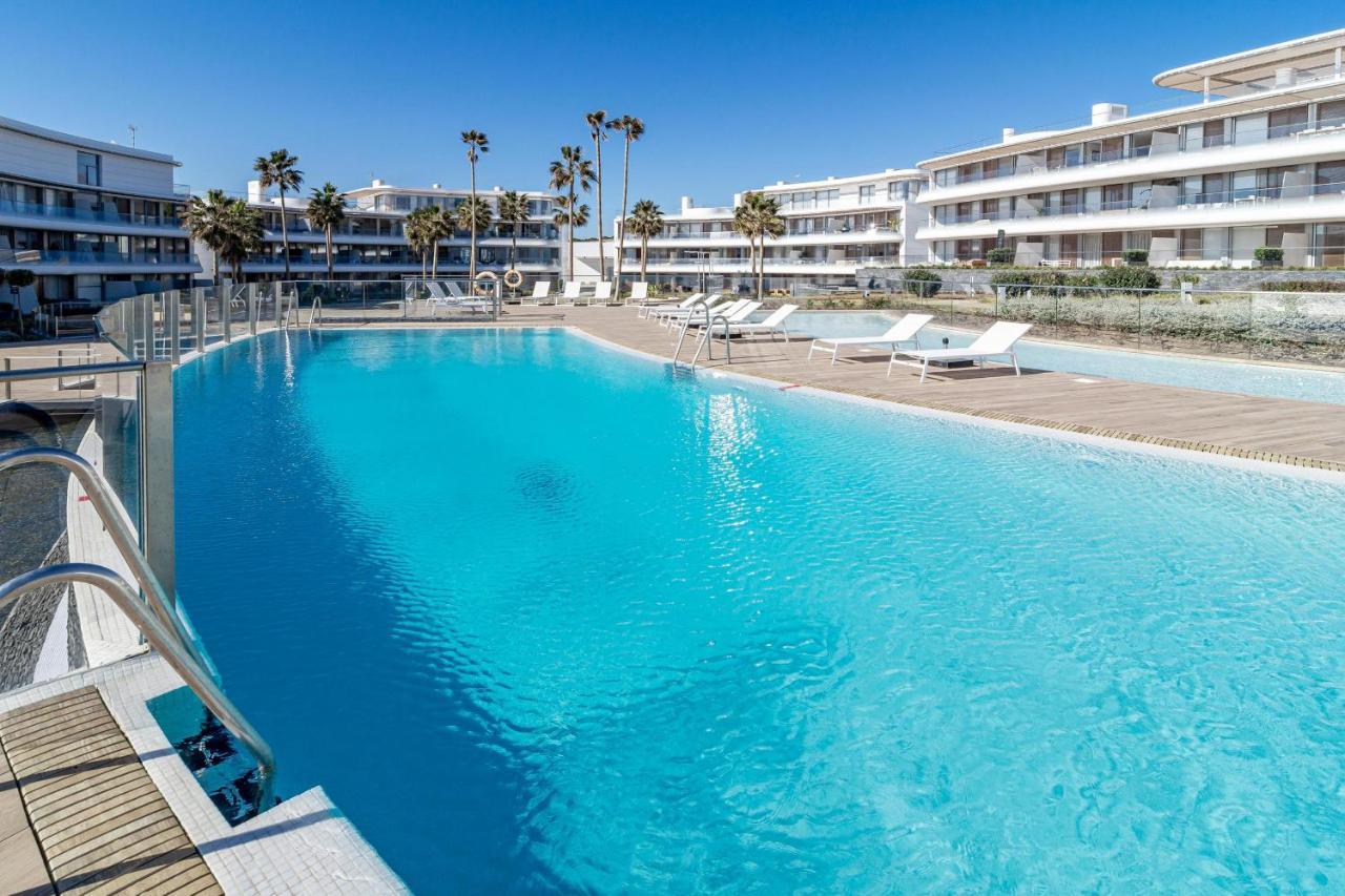 Te- Luxury Resort, Front Line Beach, Families Only *