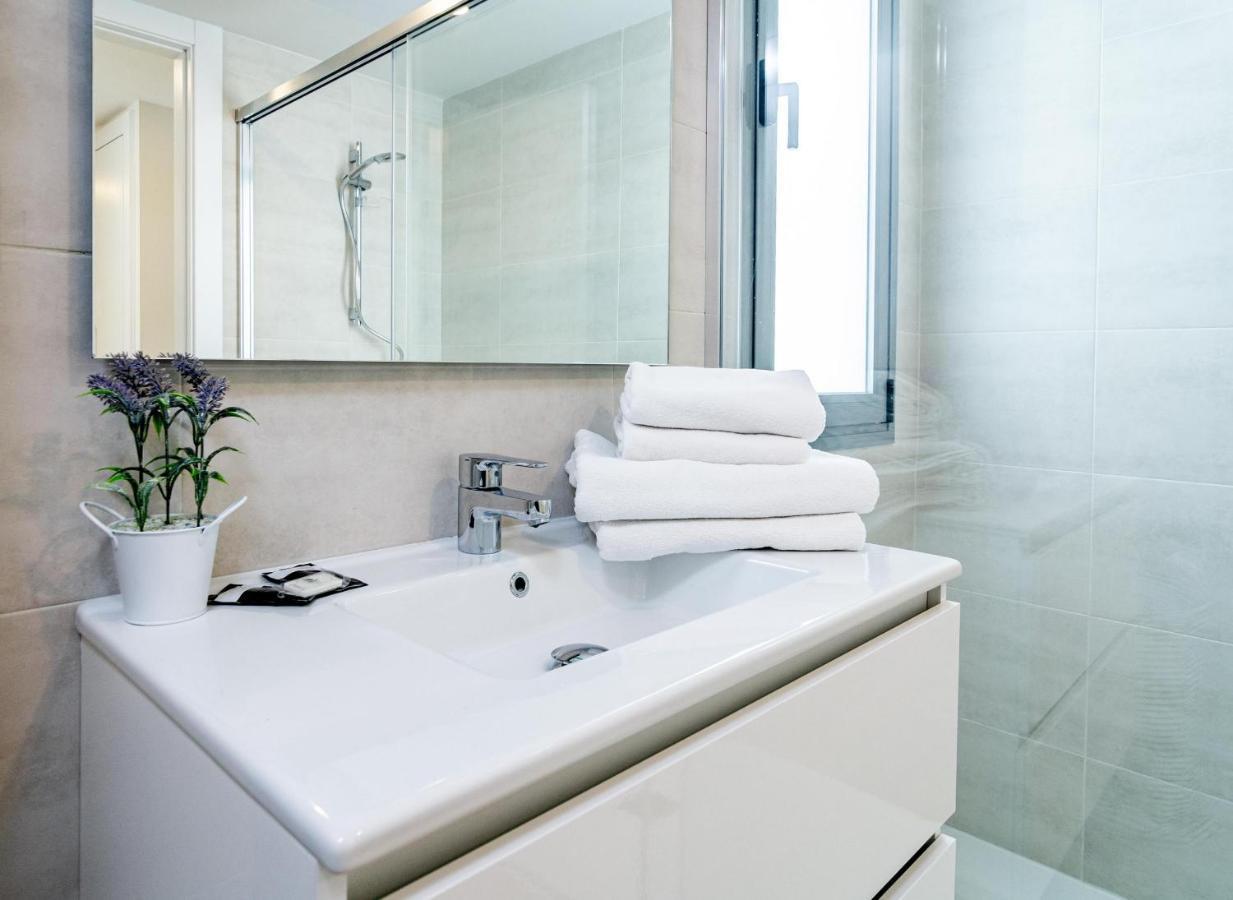 Vg- 2 Bedroom In Luxury Development Apartment *