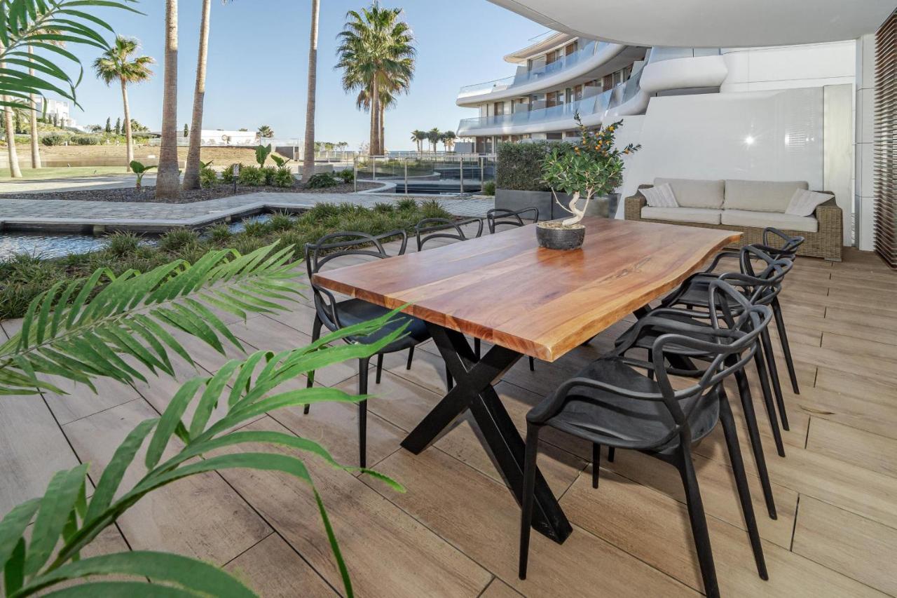 Te- Luxury Resort, Front Line Beach, Families Only Apartamento