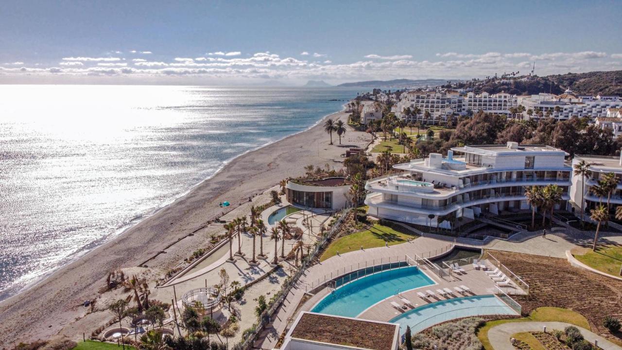 Te- Luxury Resort, Front Line Beach, Families Only