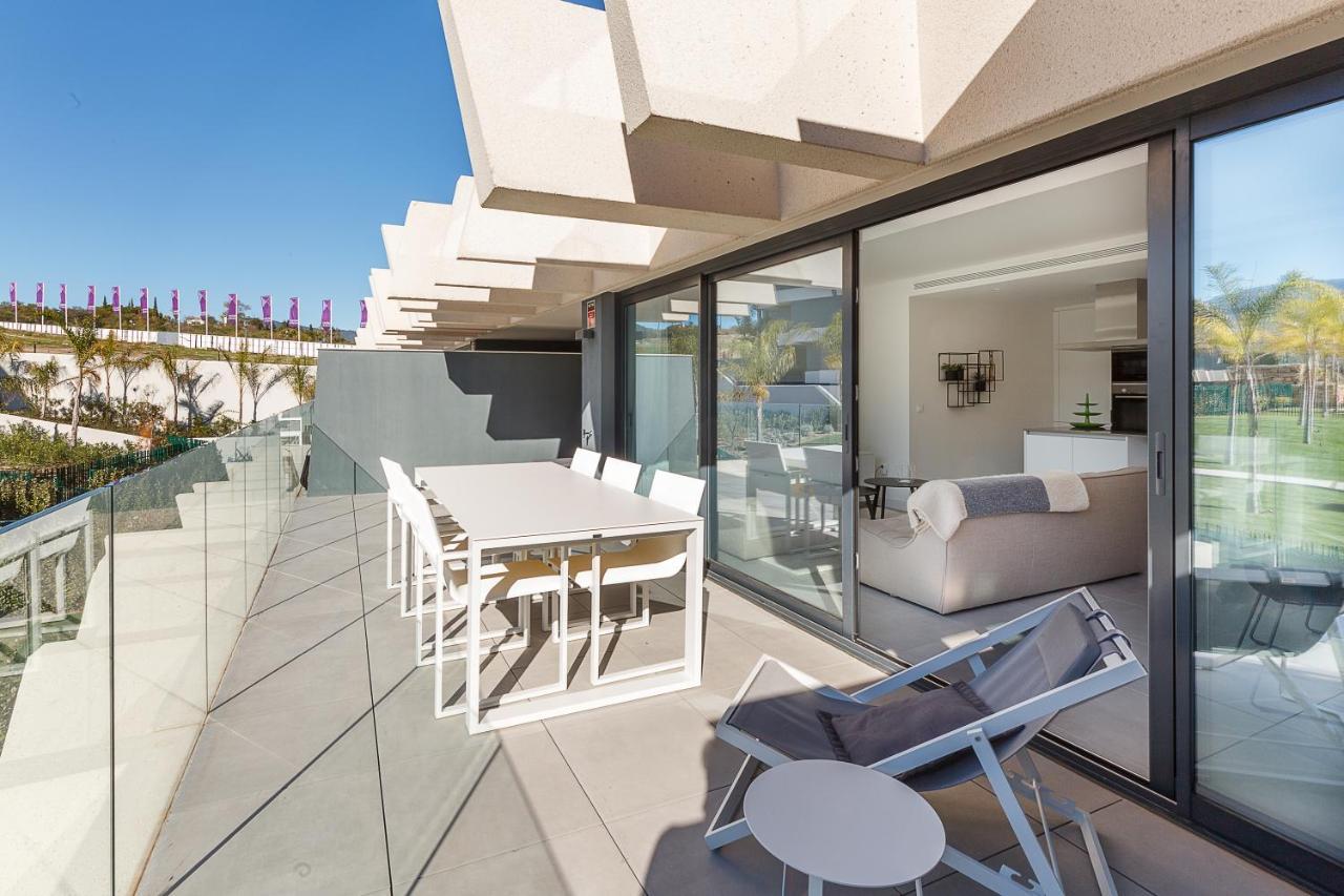 Luxury With 3 Bedrooms *