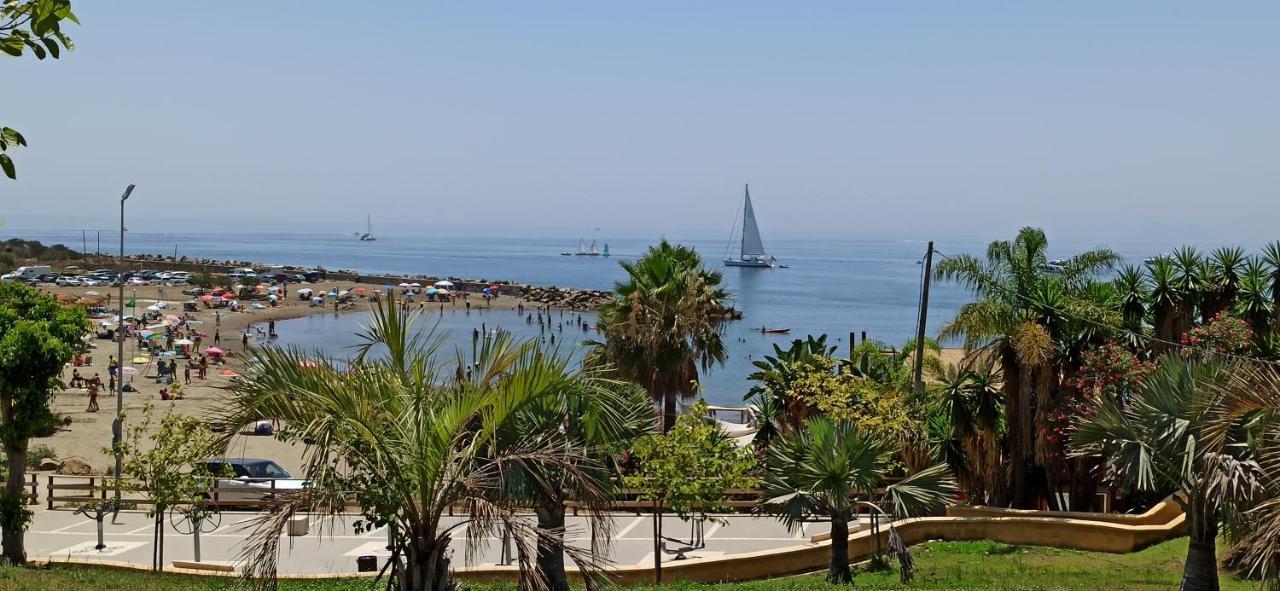 Junto A La Playa Del Cristo Cerca Del Puerto * Estepona
