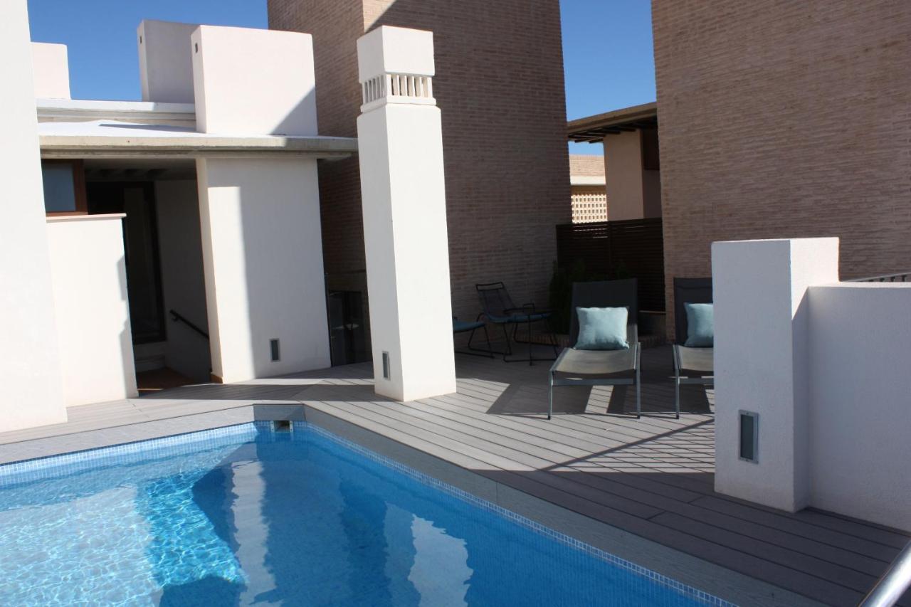 116 - Penthouse With Private Pool Near *