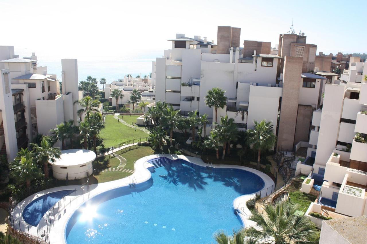 121 - 3 Bedroom With Private Pool Appartement