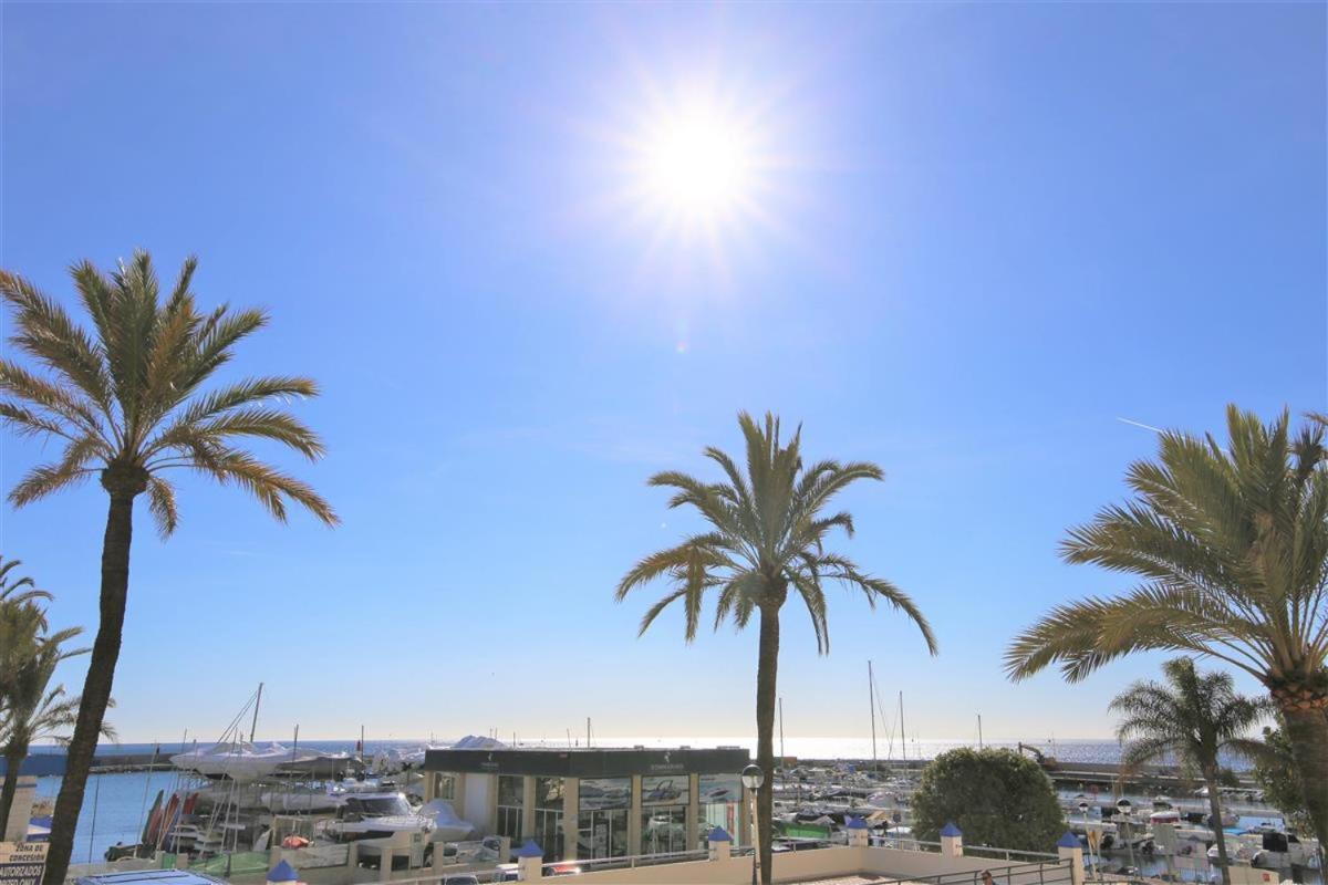 -frontline- Large, 1st Floor Modern Apartment-puerto Paraiso Estepona