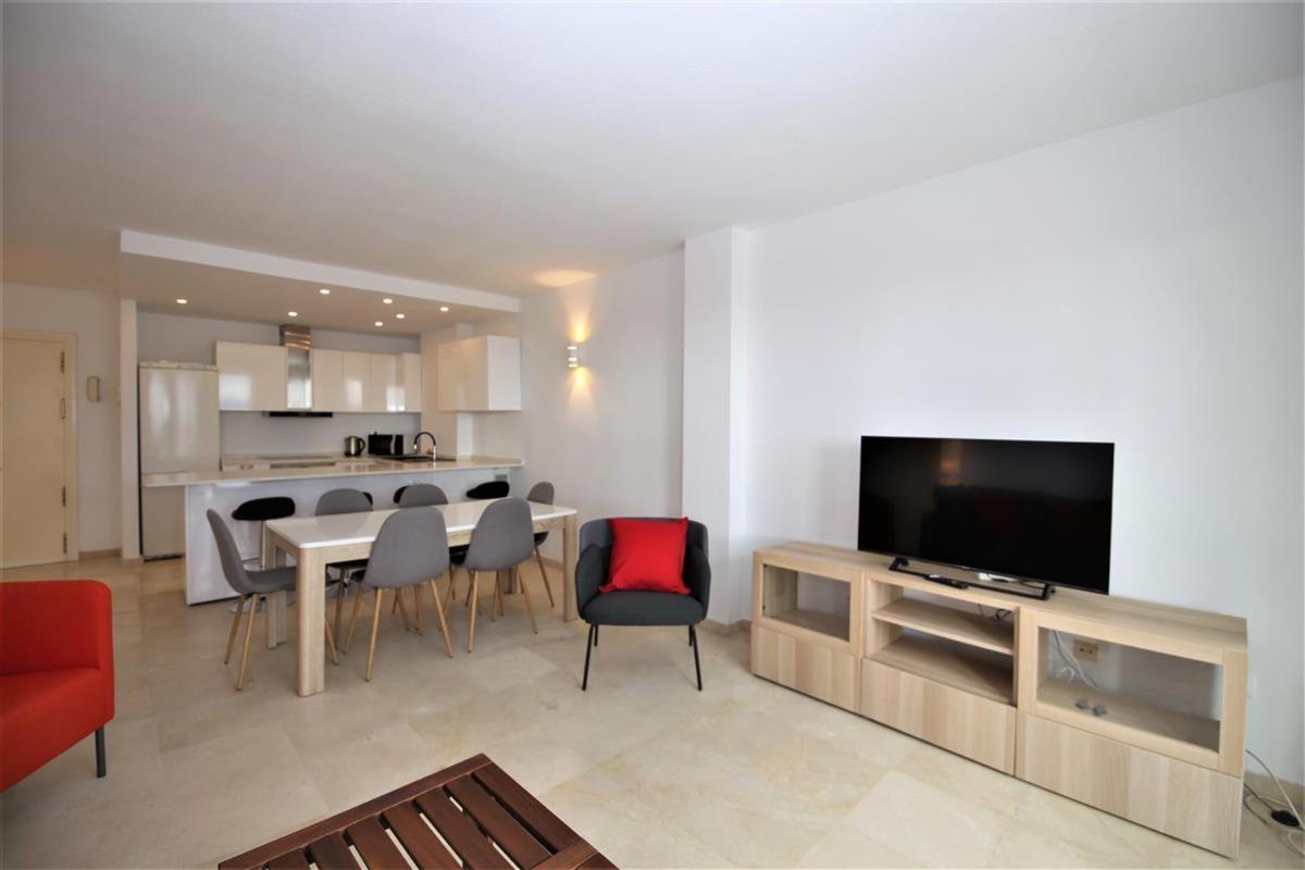 -frontline- Large, 1st Floor Modern Apartment-puerto Paraiso Appartement