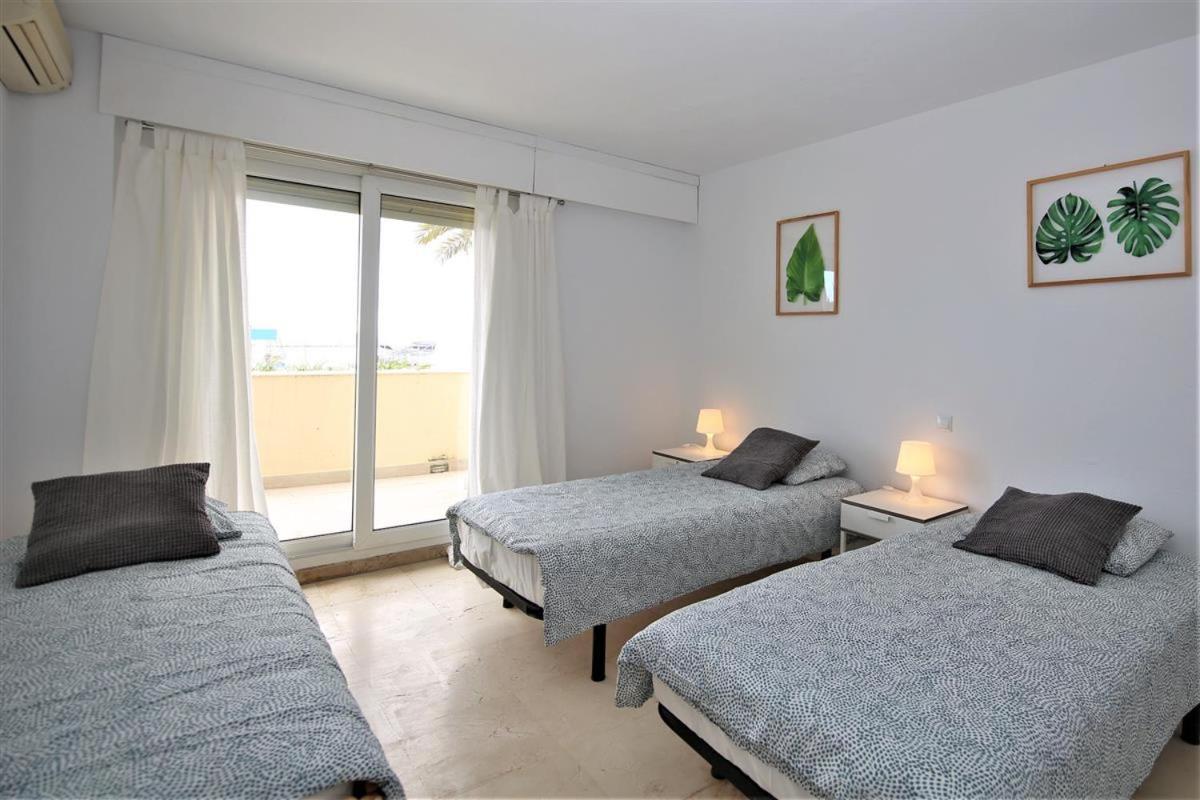 -frontline- Large, 1st Floor Modern Apartment-puerto Paraiso Appartement *