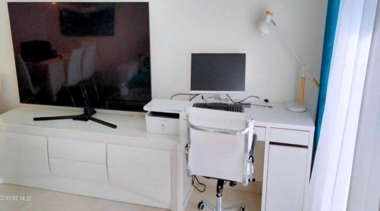 Lovely Centrally Located In Apartamento Estepona