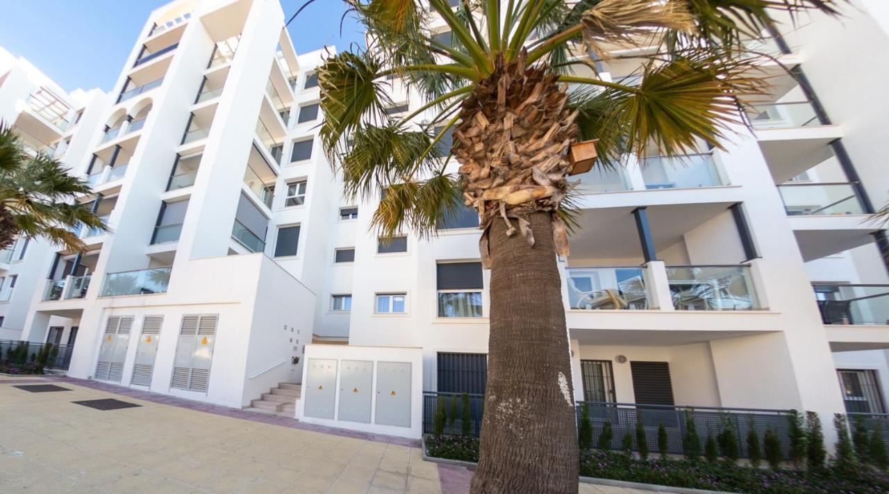 Apartamento Lovely Centrally Located In *