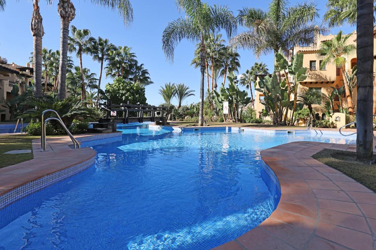 El Campanario - Pool View Apartment Estepona
