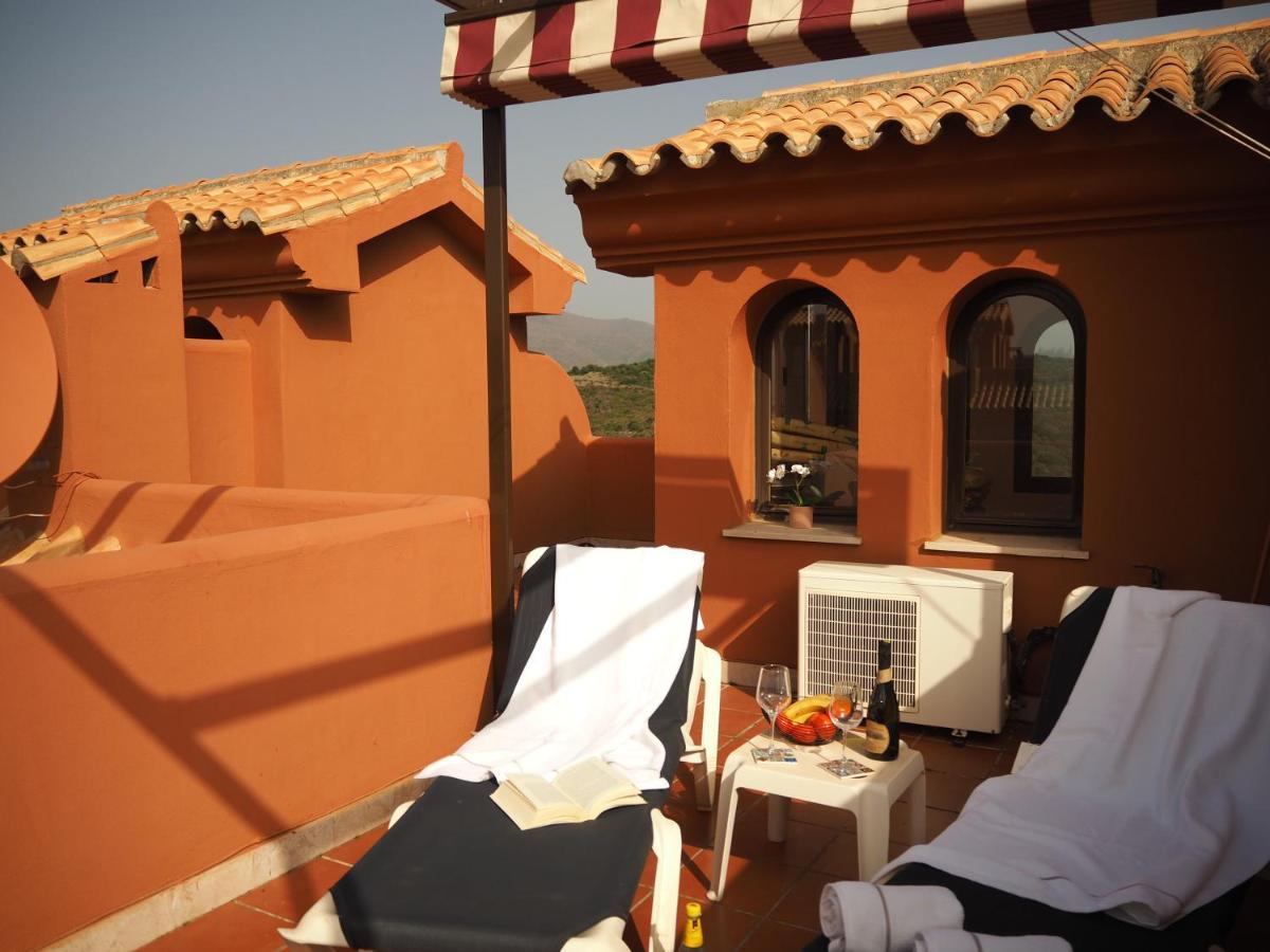 Apartamento Amplio Y Moderno En Con Preciosas Vistas 360º Al Mar Y La Montaña Estepona